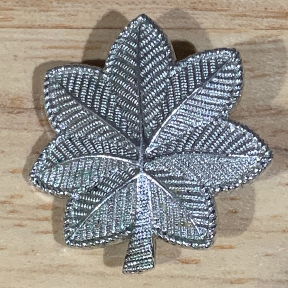 Unbranded Oak Leaf Pin Unisex OS Sterling Silver Lt Colonel Rank Insignia